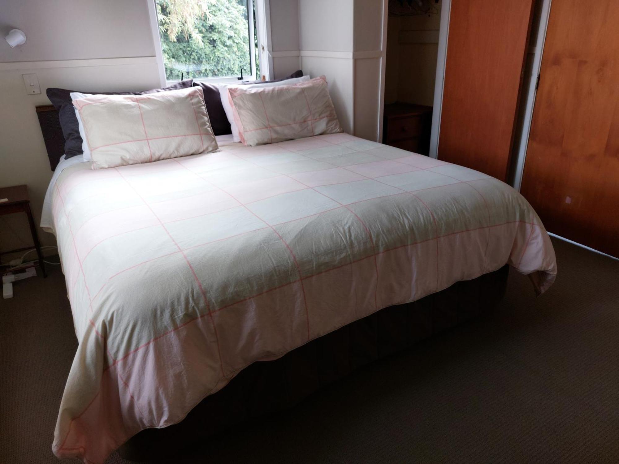 Bed And Breakfast Happy Home Taupo Accommodation Exterior photo