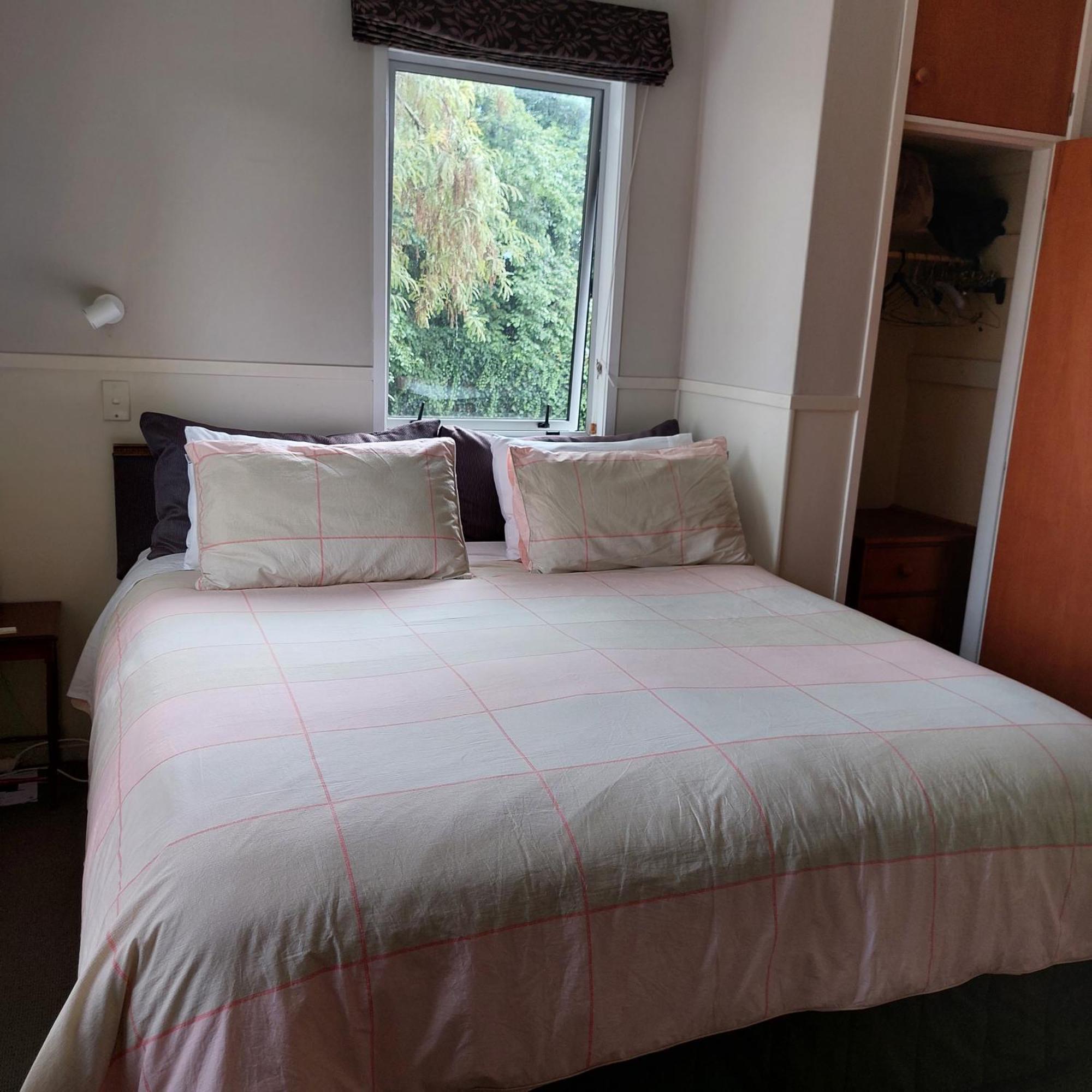 Bed And Breakfast Happy Home Taupo Accommodation Exterior photo