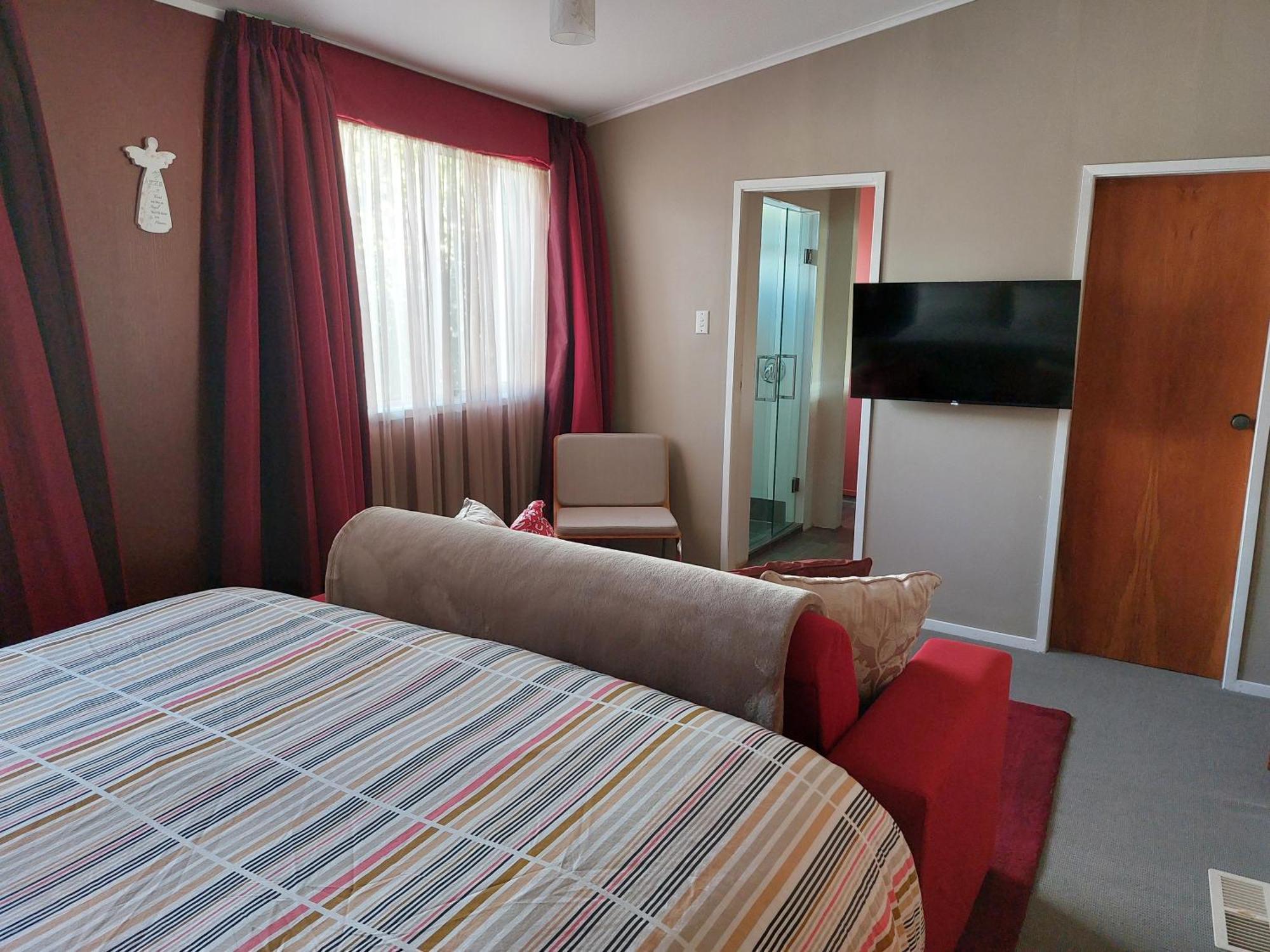 Bed And Breakfast Happy Home Taupo Accommodation Exterior photo